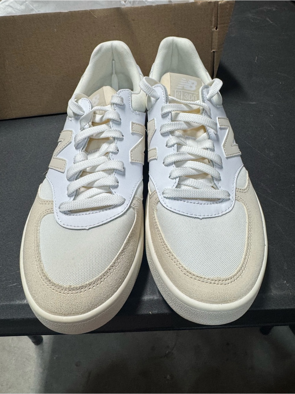 New Balance CT300 V3 Court Sneaker Color White/Taupe Mens size 9.5 New - Picture 1 of 7